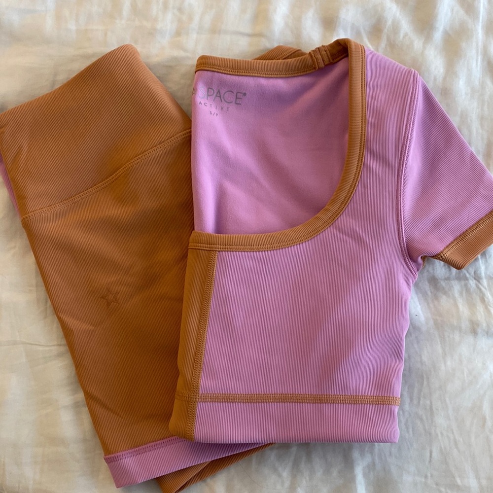LSPACE Active Workout Set : two toned creamsicle biker short and shirt
